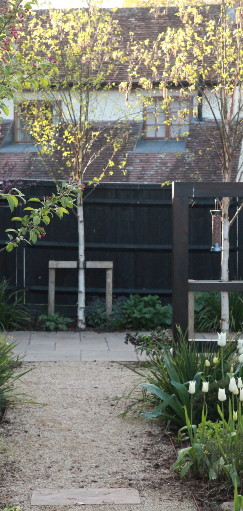 Contemporary Barn Garden in South Oxfordshire