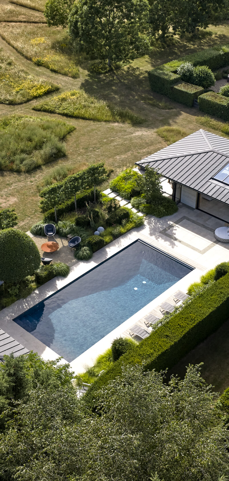 Contemporary Swimming Pool Garden, Henley-on-Thames